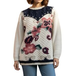 Vintage Shenanigans Medium Cream Hand Knit Floral Cottagecore Oversized Sweater